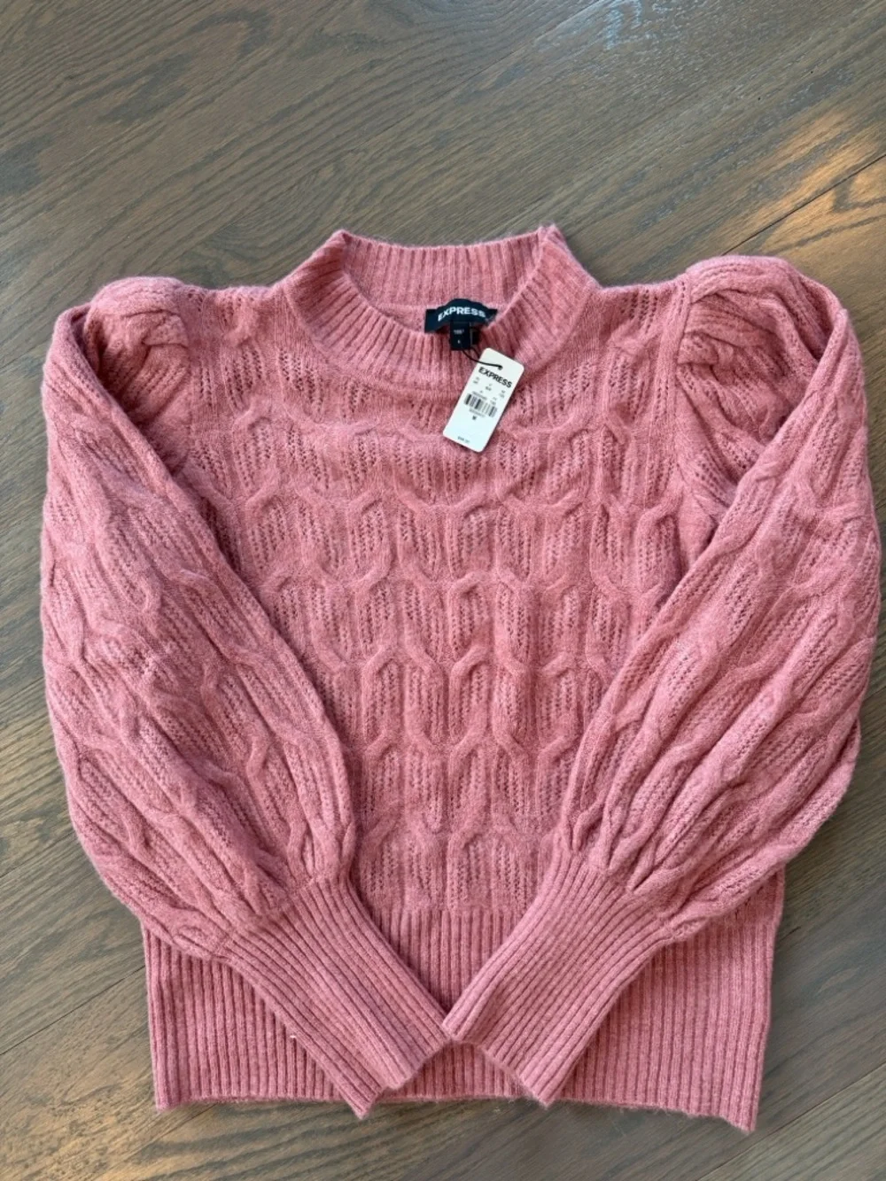NEW WITH TAG EXPRESS Women’s Rose Cable Knit Puff Sleeve Sweater Size Medium - Picture 3 of 3